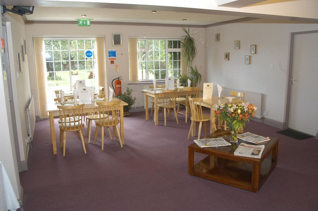Furnival Lodge Slough Zewnętrze zdjęcie