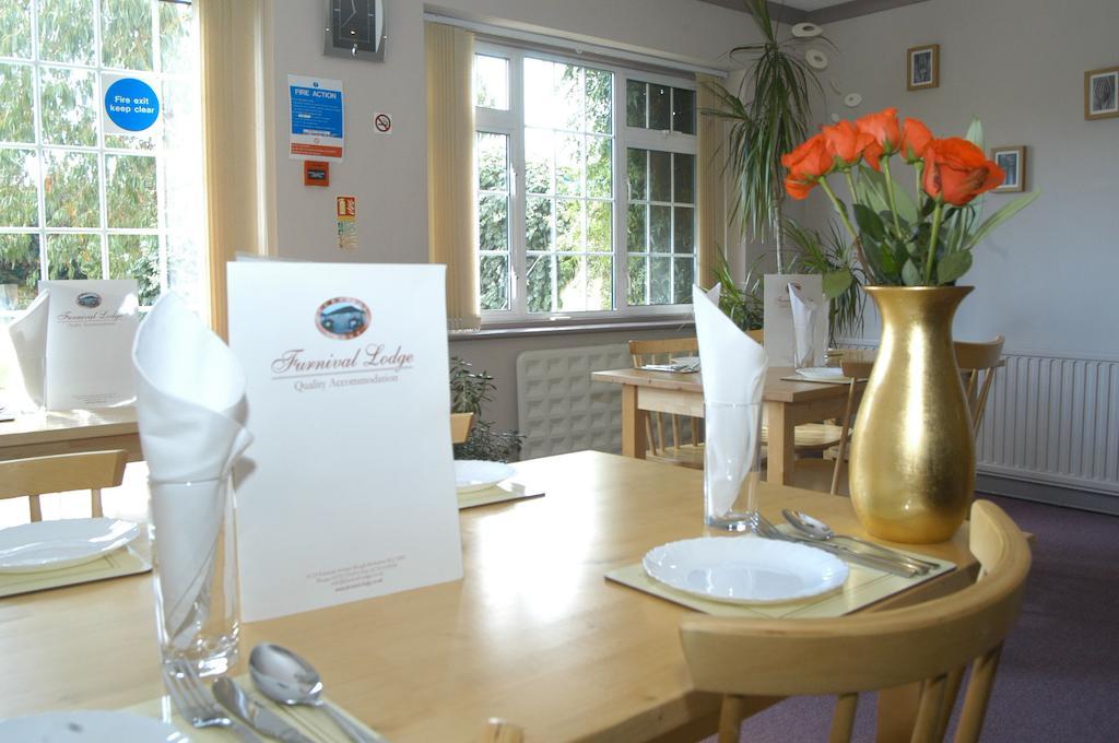 Furnival Lodge Slough Zewnętrze zdjęcie