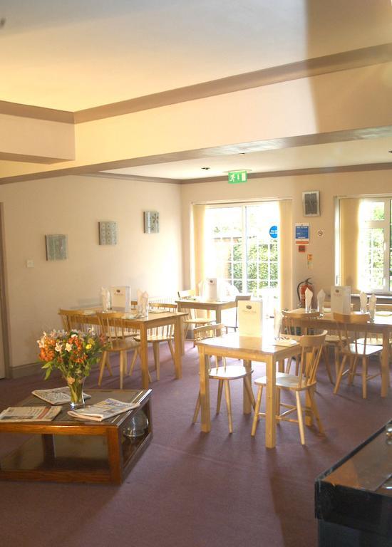 Furnival Lodge Slough Zewnętrze zdjęcie